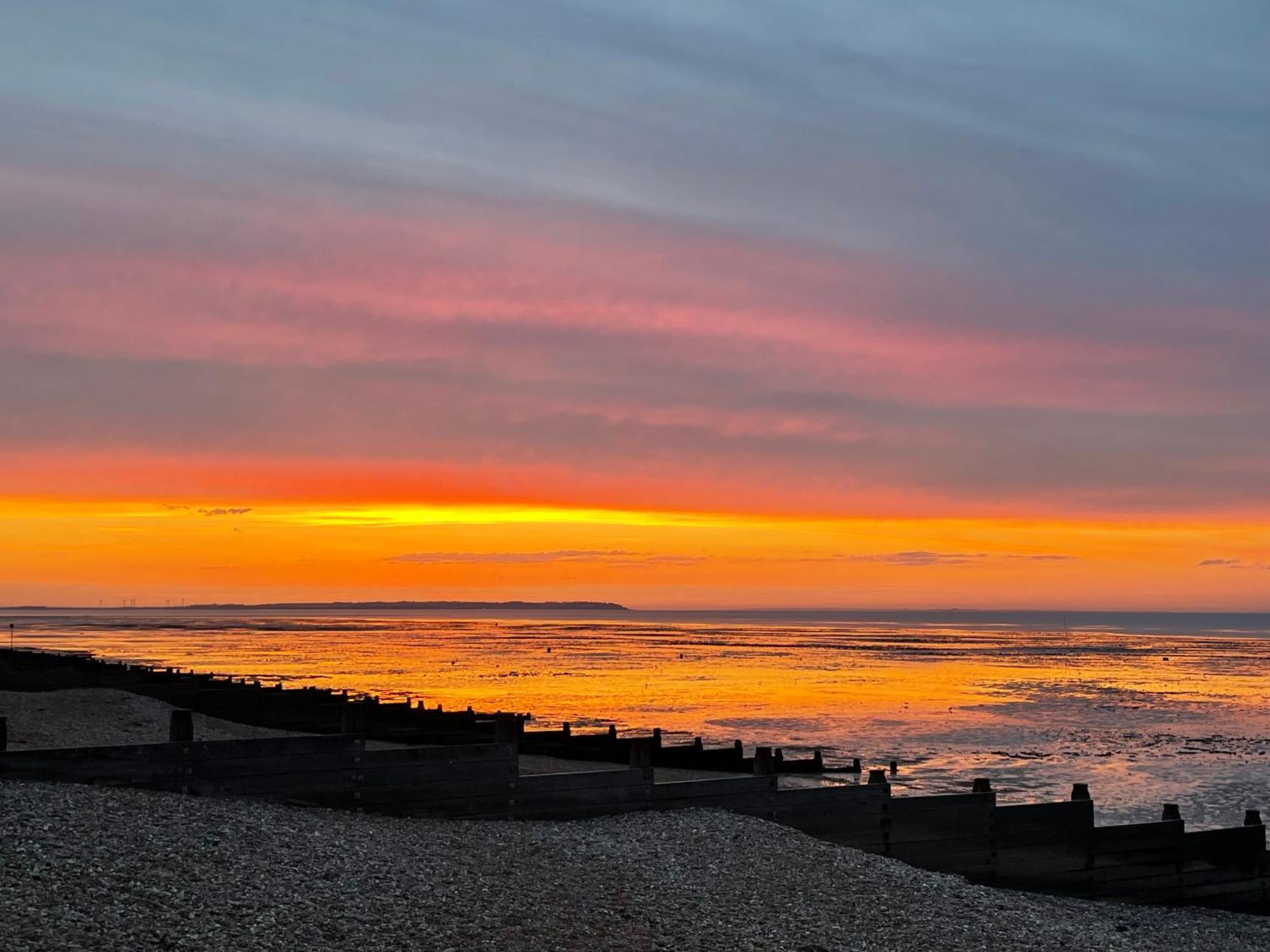Broadway Beach Home With Hot Tub Herne Bay Esterno foto